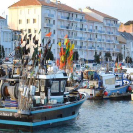 Pretty And Bright Studio With View On The Harbor Les Sables-dʼOlonne Екстериор снимка