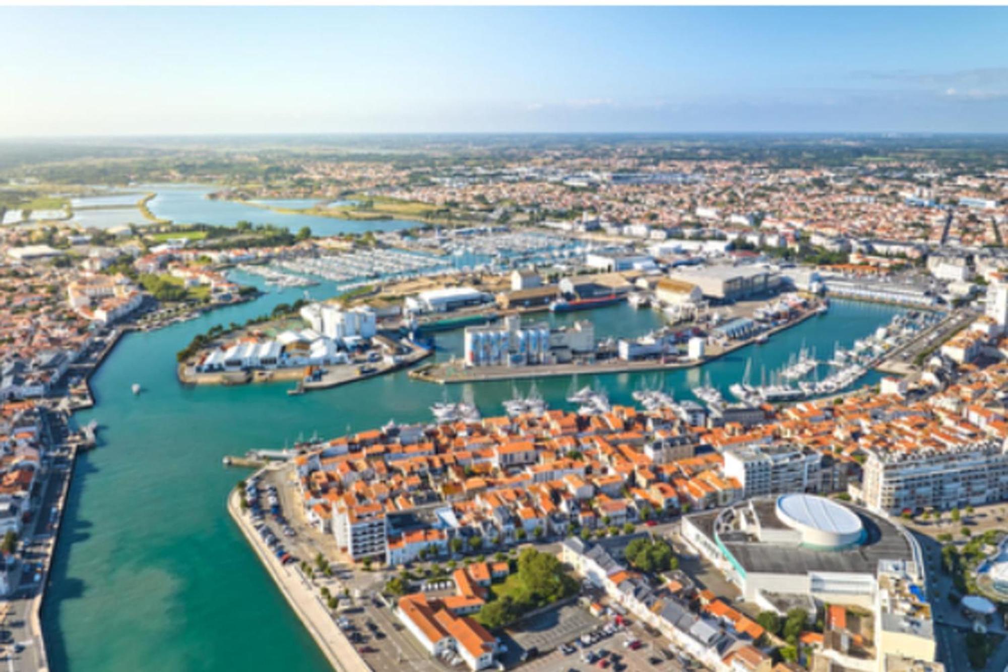 Pretty And Bright Studio With View On The Harbor Les Sables-dʼOlonne Екстериор снимка